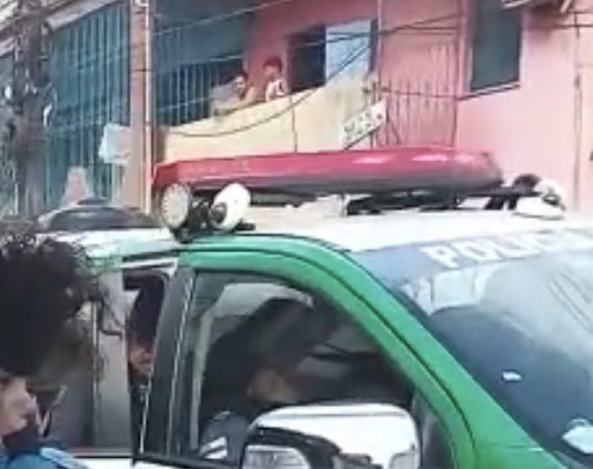 ‘Valentão’ é esfaque4do e espancad0 por vizinhos após bater na própria esposa no Santa Etelvina; veja vídeo