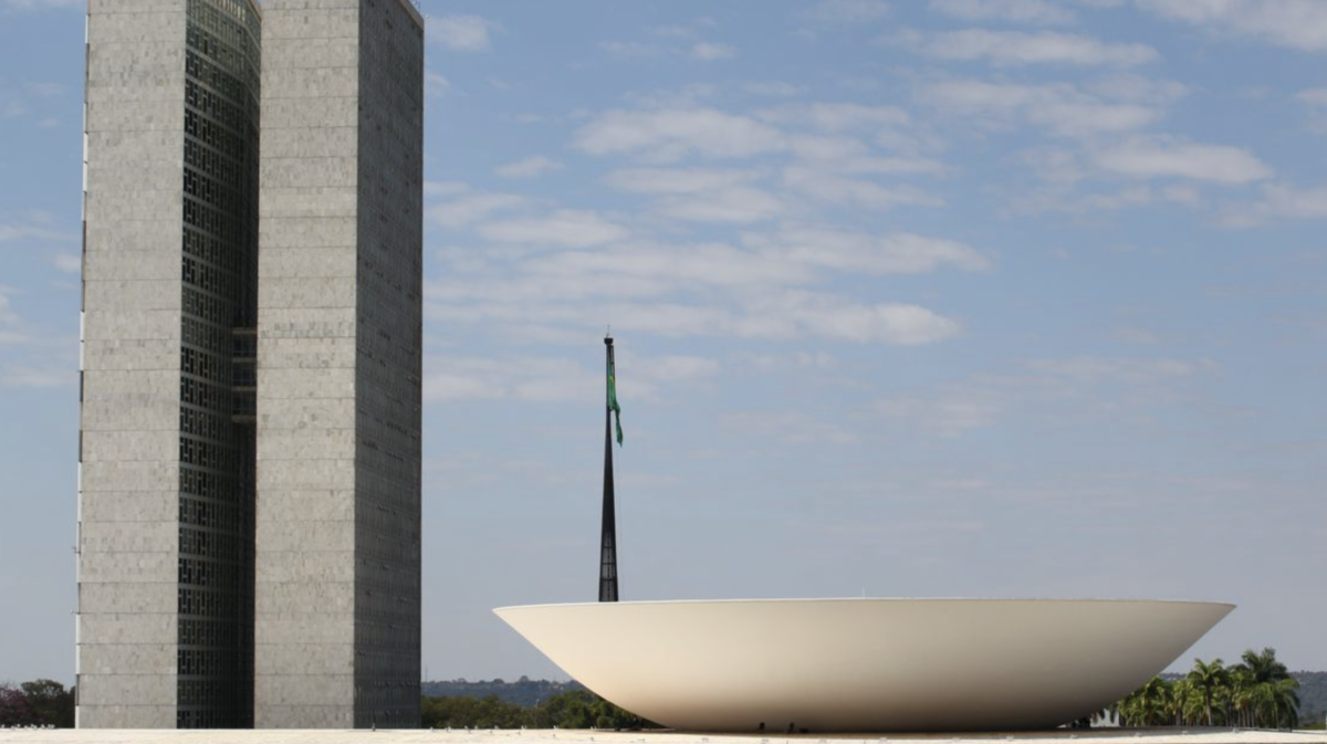 Plenário da Câmara se reúne hoje para votar PEC da Transição