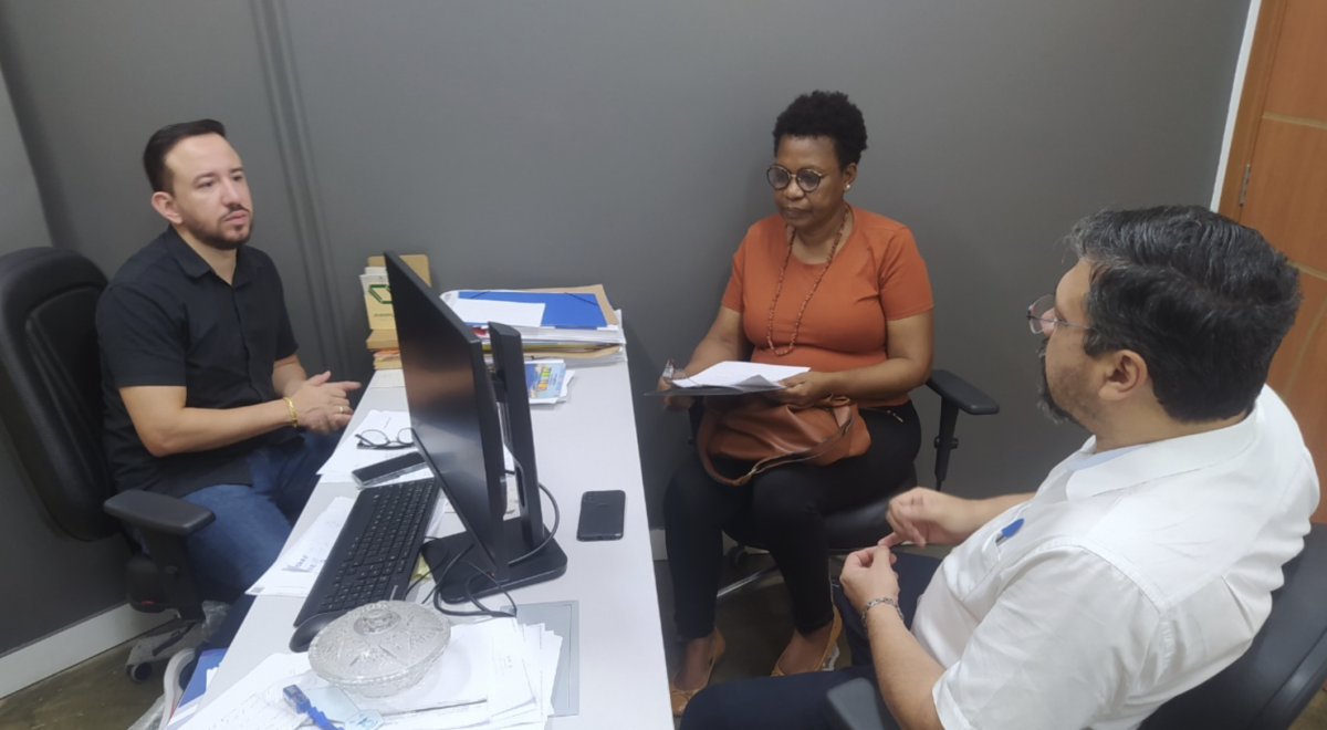 Prefeitura de Manaus discute apoio a projetos educacionais em vigilância sanitária