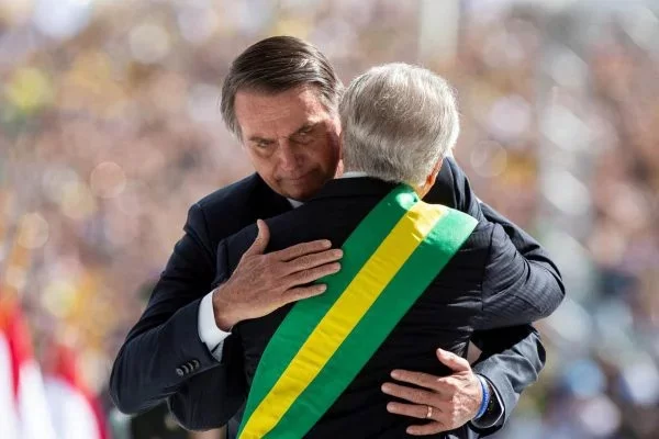 Presidente Bolsonaro bate o martelo sobre o que fará com a faixa presidencial