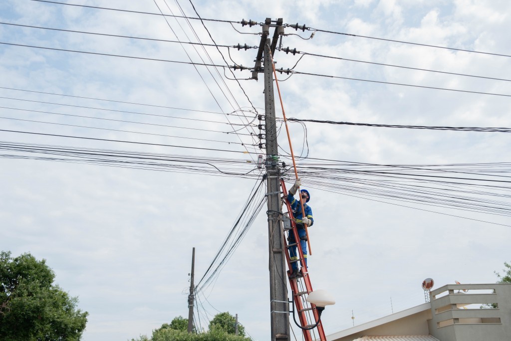 Confira a lista de bairros que ficarão sem energia nesta terça-feira (20)