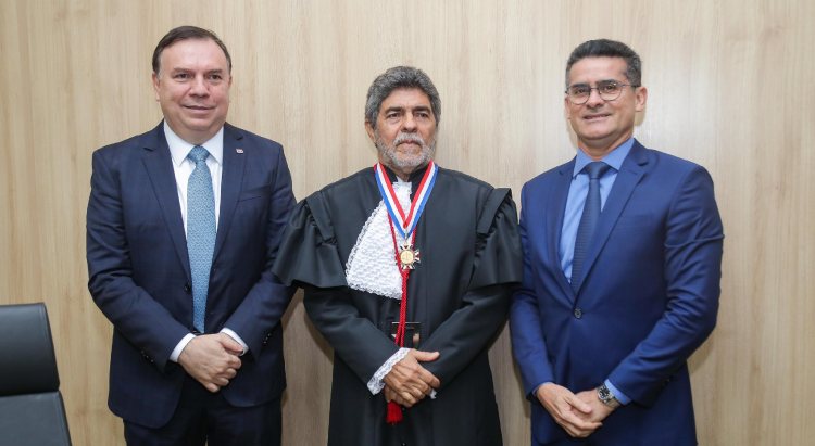 Prefeito David Almeida prestigia cerimônia de posse do novo desembargador do TJ-AM