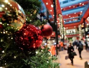 Vontade dos brasileiros em fazer mais compras no Natal volta a crescer em 2022