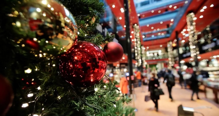 Vontade dos brasileiros em fazer mais compras no Natal volta a crescer em 2022