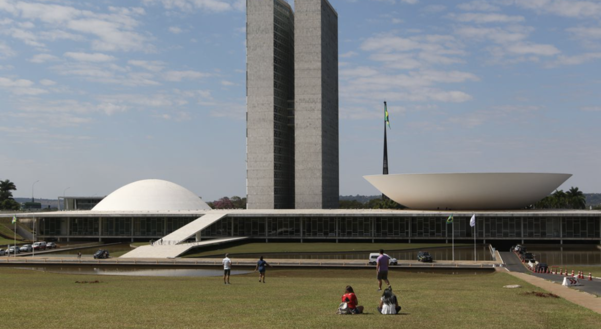Congresso decide aumentar salário de ministros, presidente, vice e parlamentares
