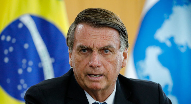 Bolsonaro desmente esquerda e garante que não vai viajar aos EUA nem fazer reunião de despedida