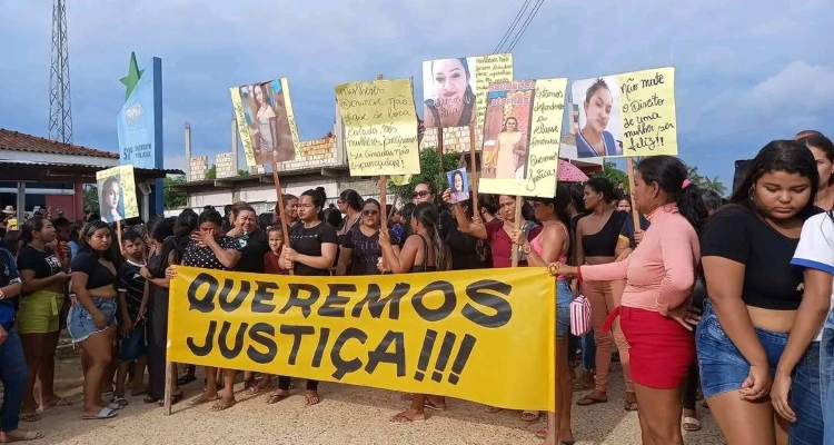 Em Jutaí, familiares protestam em frente de delegacia após mulher ser m0rta por ex-marido