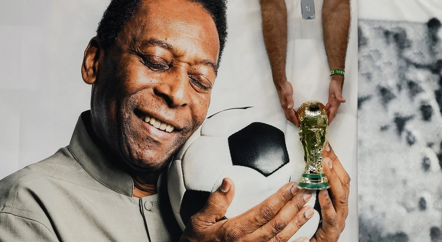 Presidente Bolsonaro decreta luto de três dias pela morte de Pelé