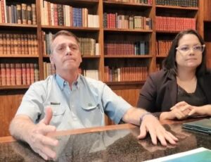 ‘O oxigênio da democracia é a liberdade’, diz Bolsonaro em live de despedida; veja vídeo