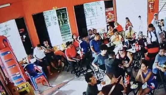 Pânico e correria: veja o momento do tirotei0 que deixou várias vítimas em bar no Centro de Manaus