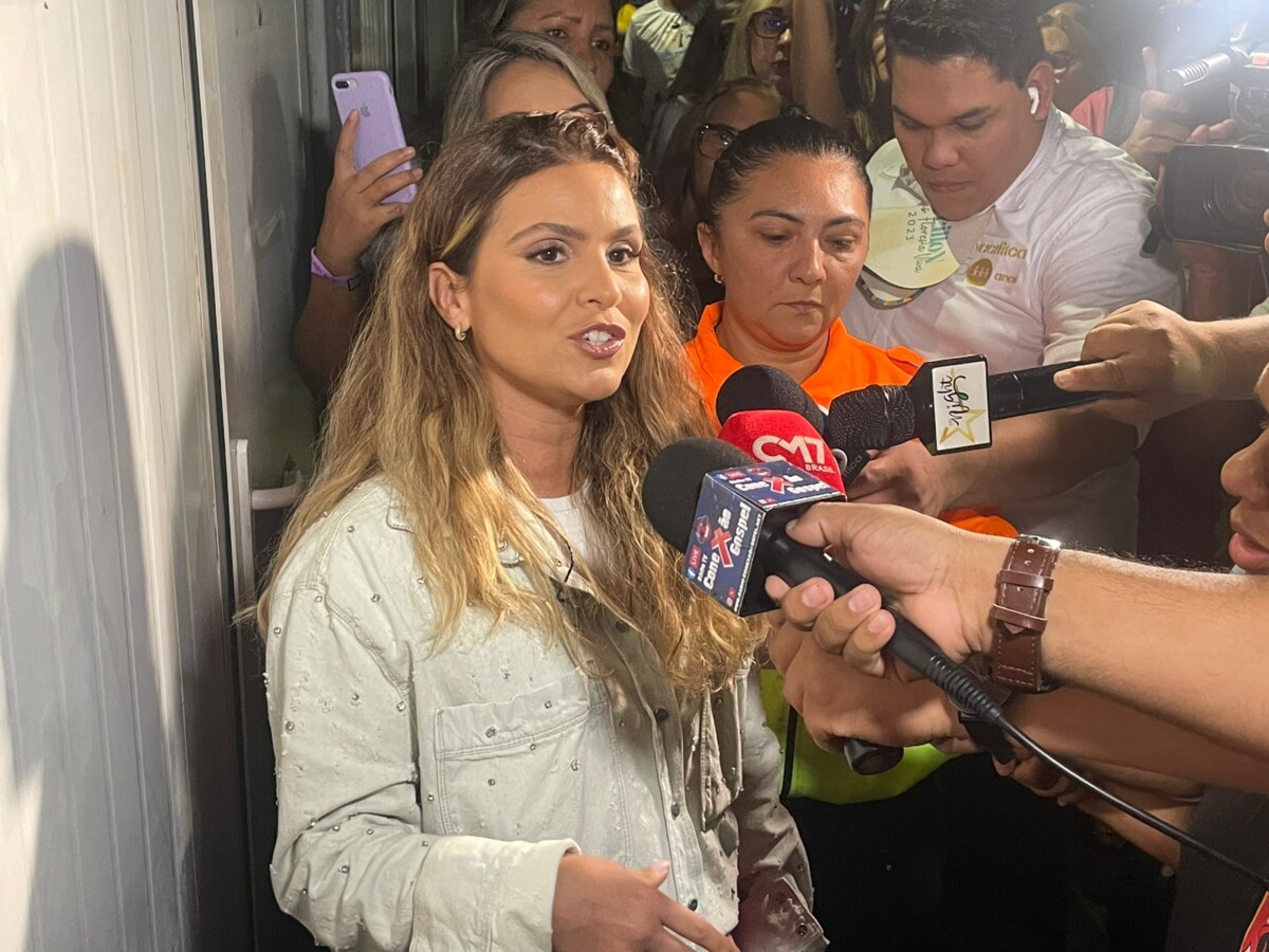 ”Vamos pedir a Deus que 2023 seja um ano abençoado!”, diz Aline Barros sobre show em Manaus