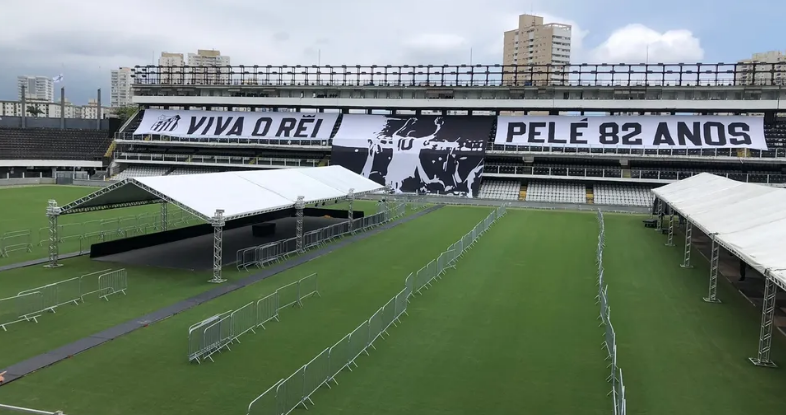Vila Belmiro começa a ser preparada para o velório do Rei Pelé; saiba detalhes