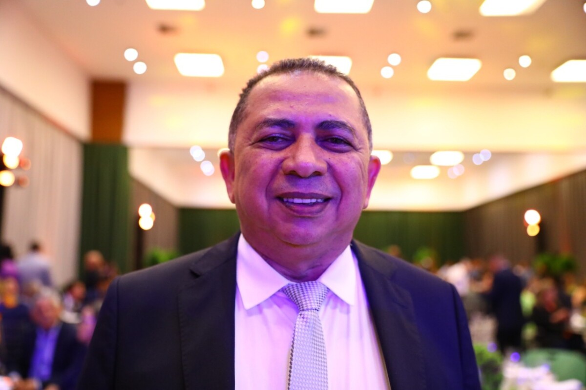 Prefeitos que formaram maioria em apoio histórico à reeleição de Wilson Lima prestigiam posse do governador