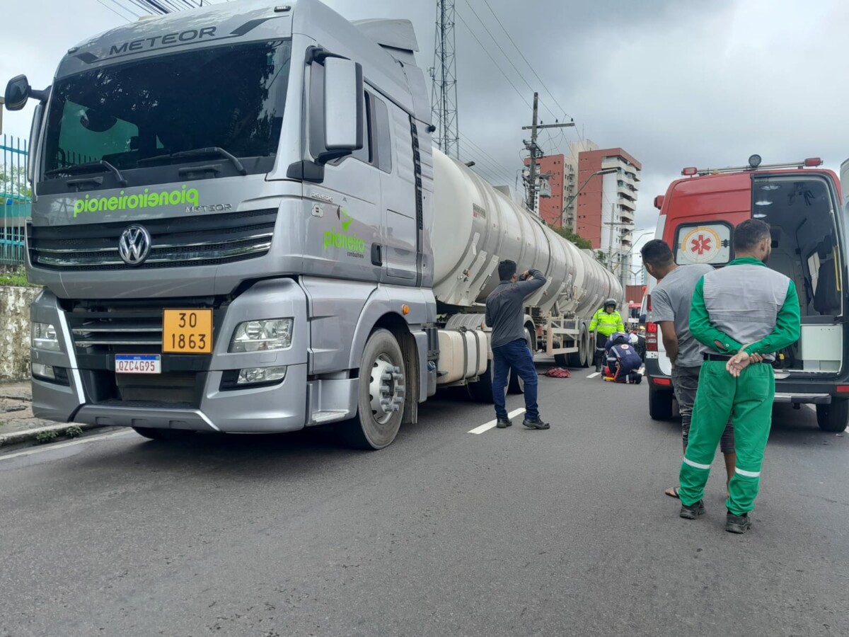 Urgente: casal escapa de ser esm4gado por caminhão na Efigênio Salles; veja vídeo