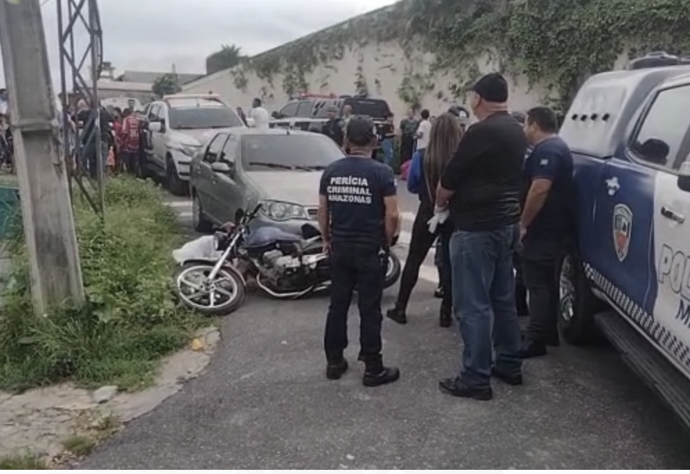Pistoleiros fazem emboscada para execut4r motoqueiro em Manaus; veja vídeo