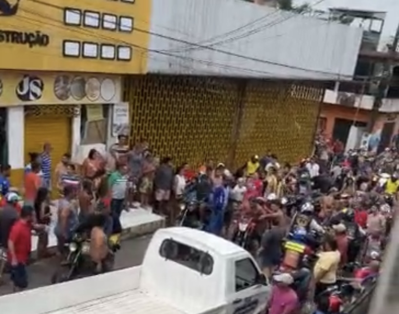 Tirotei0 entre facções deixa feridos e população apavorada em Coari; veja vídeo