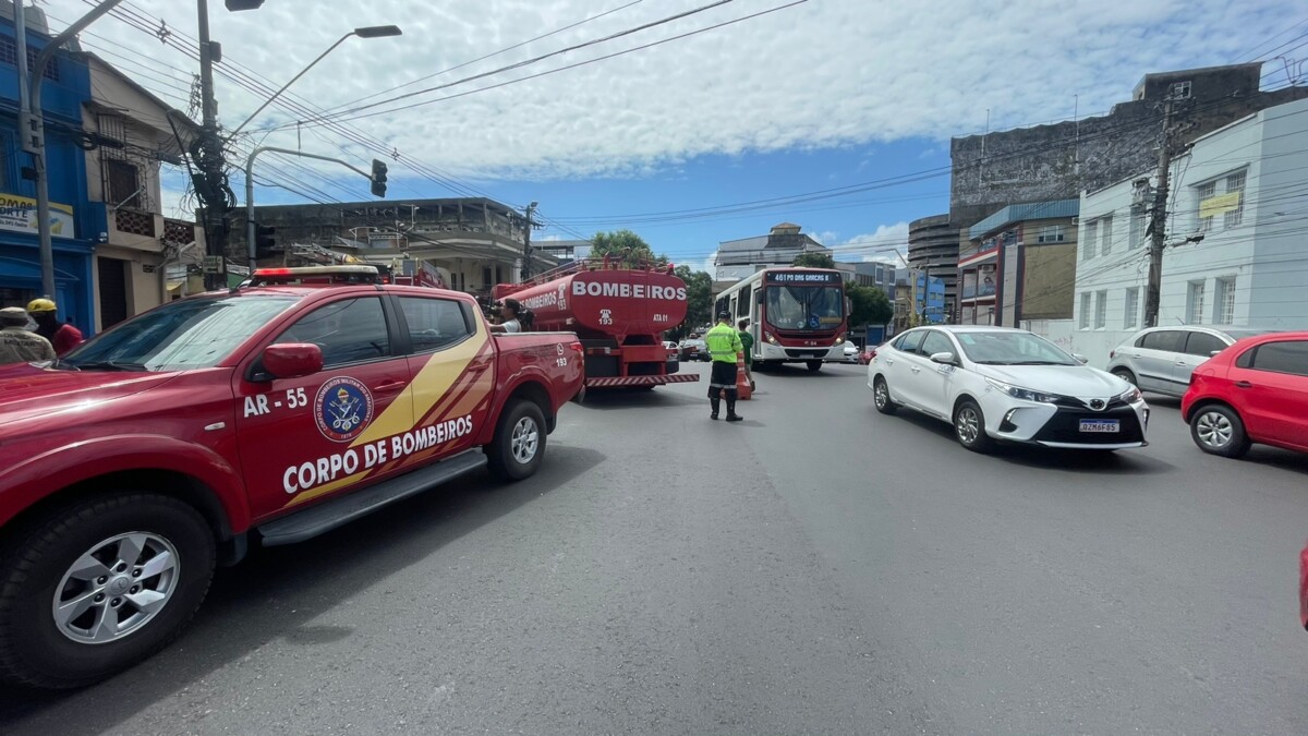 Incêndio destrói apartamento no Centro de Manaus