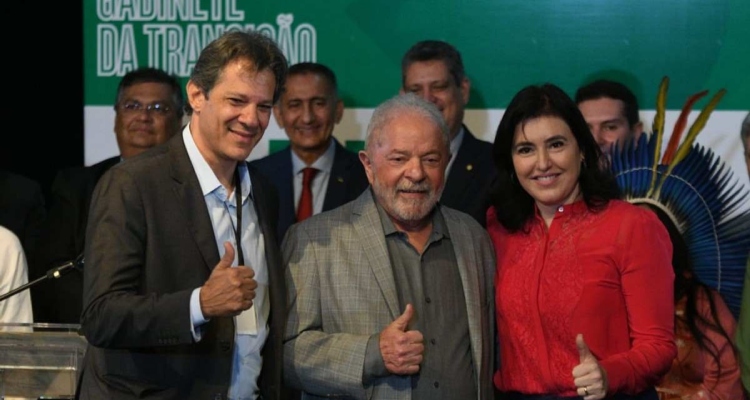 Decisão de Lula de dividir Ministério da Economia cria lentidão e pode agravar crise econômica