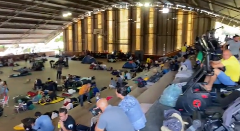 Advogados dizem que prisão de manifestantes em ginásio da PF é ilegal