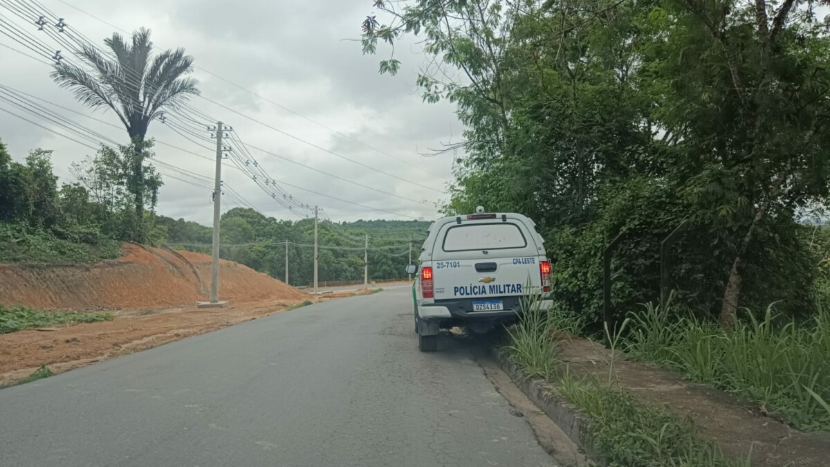 Urgente: mulher ab0rta e abandona feto em matagal do Armando Mendes