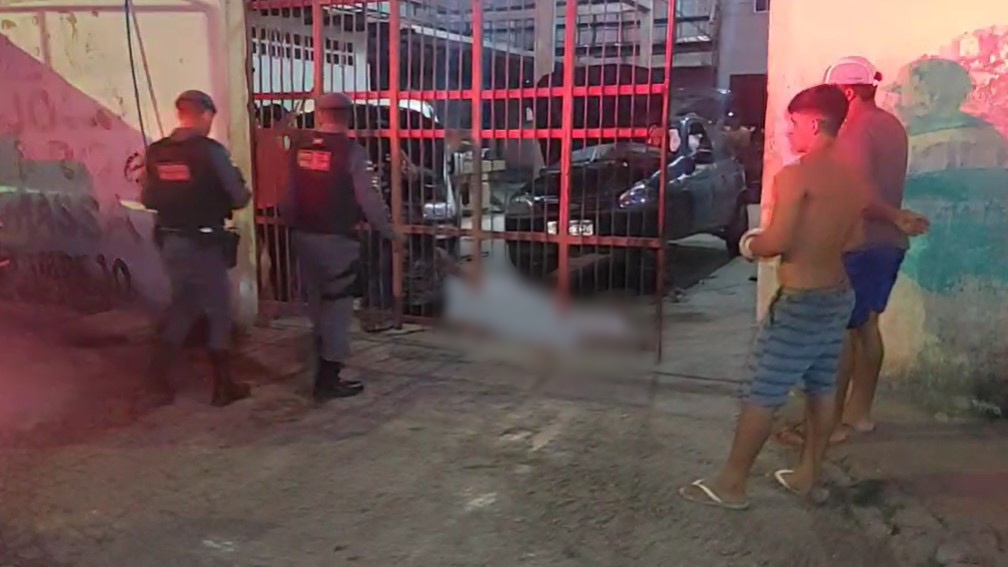 Urgente: carro despenca e mecânico m0rre com c4beça esmag4da em Manaus