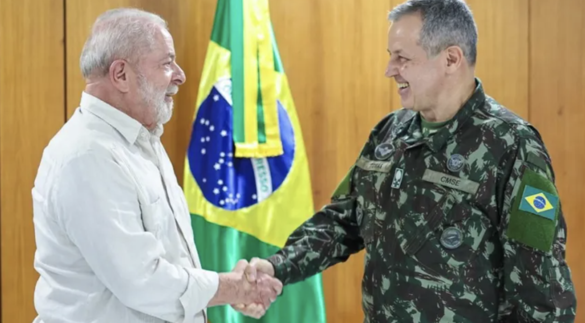 Bomba: novo Comandante do Exército é processado pelos próprios militares por suposto favorecimento em processos seletivos