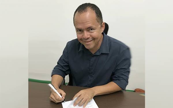 Na mira do TCE-AM, prefeito de Barcelos dispensa licitação para contratar empresa de buffet por R$ 57 mil