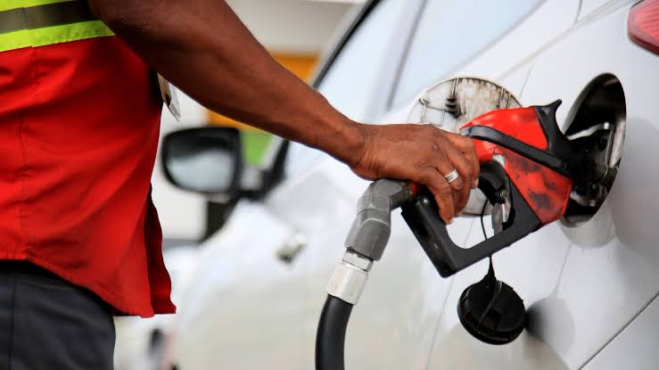 Preço de combustíveis tem queda nos postos de gasolina, diz ANP