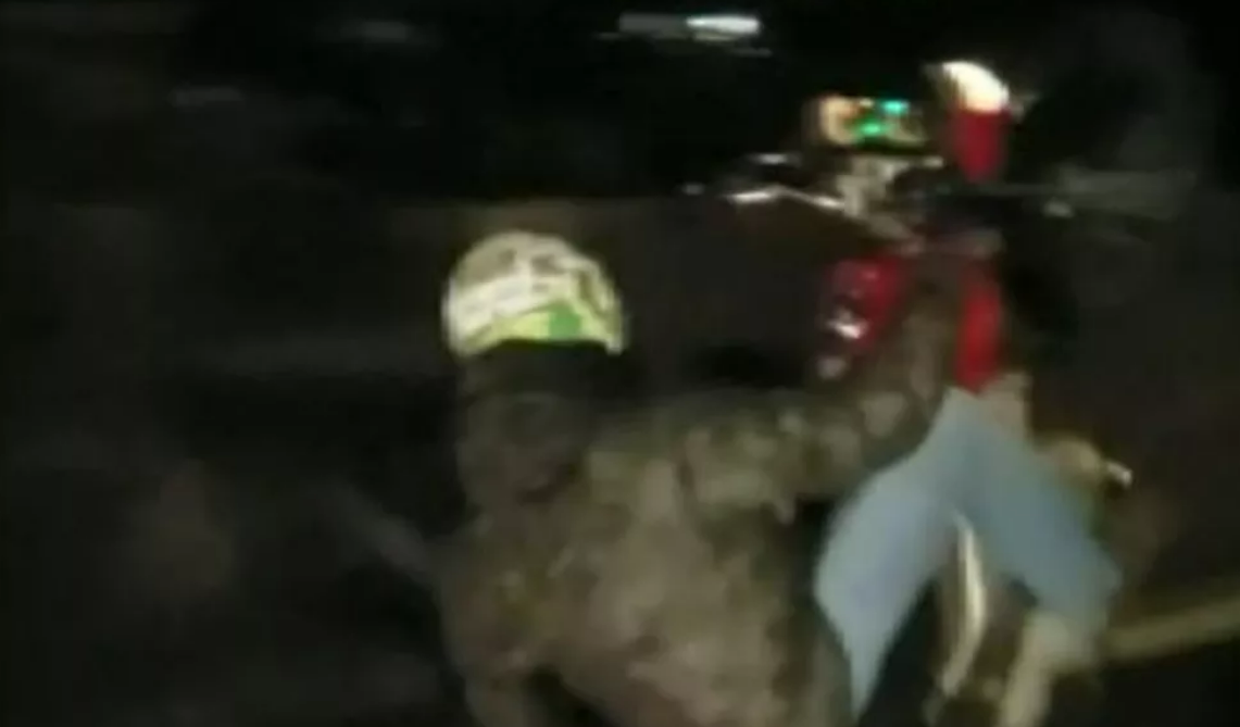 Motoqueiro vai fazer ‘grau’ na Avenida do Turismo e quase termina mort0; veja imagem