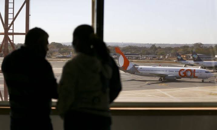 Casal abandona o próprio bebê em aeroporto para não pagar passagem extra