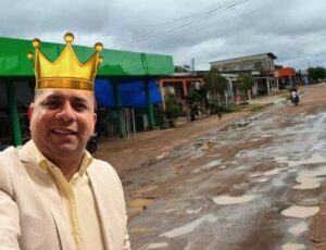 'Rei da buraqueira': prefeito Sabugo abandona ruas de Urucurituba e põe culpa 'nas 'chuvas'; veja vídeo