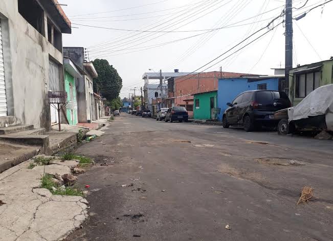 Revoltante: criança é jogad4 de carro e abandonada nu4 na zona Leste de Manaus