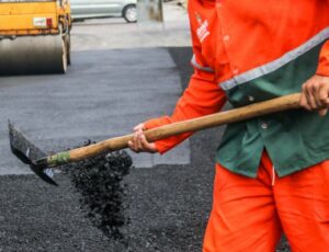 Prefeitura de Manaus intensifica trabalhos de recuperação de vias no bairro Japiim