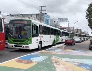 Risco de nova paralisação continua caso rodoviários continuem sem receber vale-alimentação