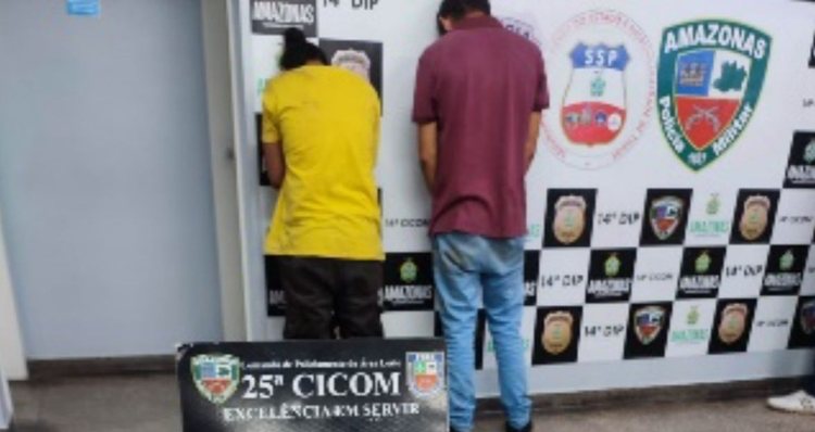 Casal acusado de assalto recebe “carinho” de populares no bairro Zumbi antes de irem presos