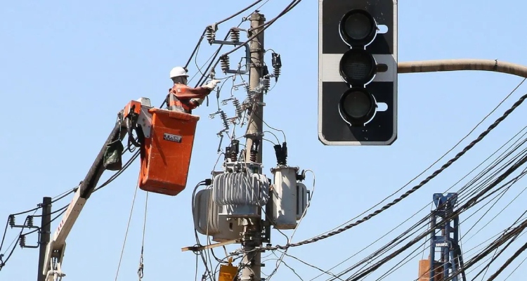 Sete bairros de Manaus ficam sem energia nesta sexta-feira (17)