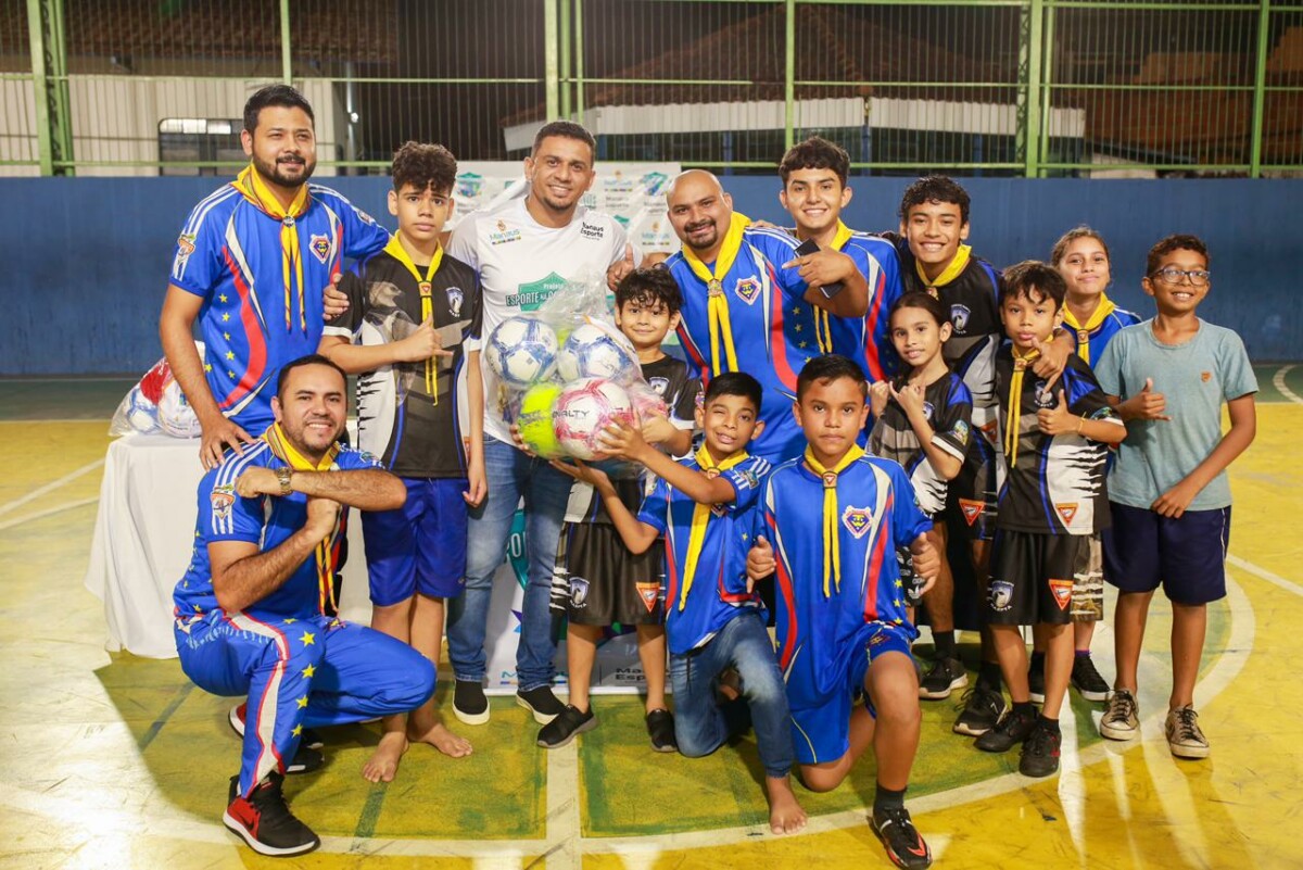 Gol da Prefeitura: Projeto Esporte na comunidade beneficia centenas de jovens em Manaus