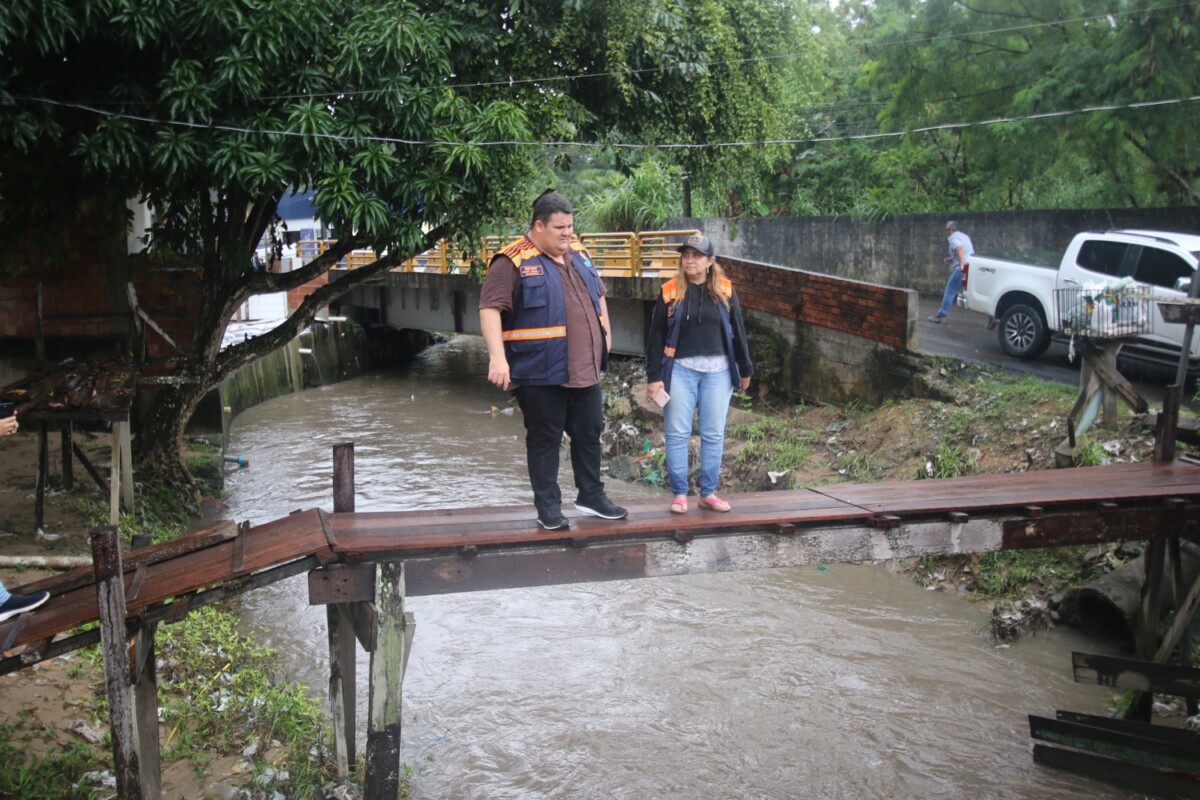Prefeitura de Manaus inicia intervenção emergencial no beco Padre Pinto, no bairro da Paz
