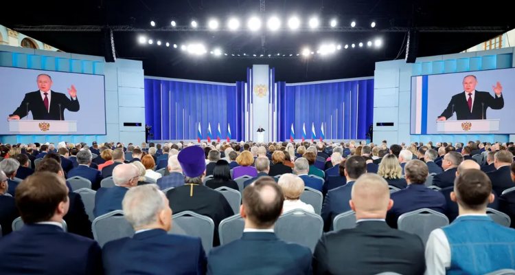 Putin suspende controle de Armas Nucleares após criticar os EUA