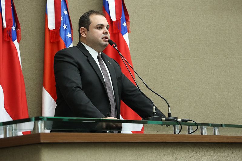 Roberto Cidade propõe PL que incentiva iniciação científica para o fortalecimento da educação básica do Amazonas