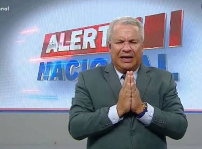 Apresentador Sikera Jr recebe alta hospitalar e volta para casa após 15 dias internado
