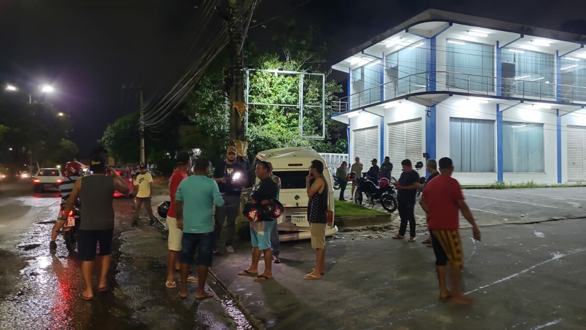 Motorista ‘vida loka’ faz pai de família sofrer acidente e foge sem prestar socorro, em Manaus; veja vídeo