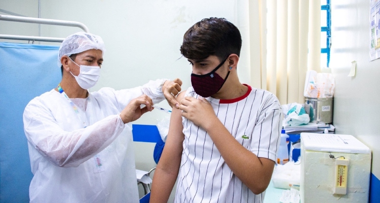 Vacinação contra a Covid-19 é ofertada em 75 pontos de Manaus nessa semana