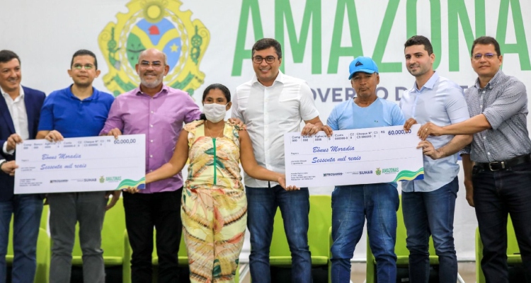 Wilson Lima libera pagamento de indenização para mais 98 famílias das comunidades da Sharp e Manaus 2000