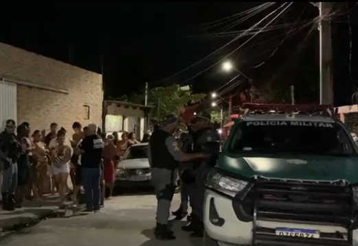 Urgente: jovem é assassinad0 enquanto comprava refrigerante para a família no Cidade de Deus; veja vídeo