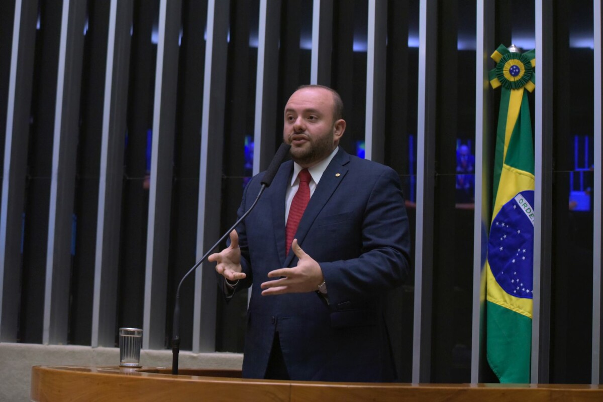 Deputado Fausto Santos Júnior critica aumento de combustíveis