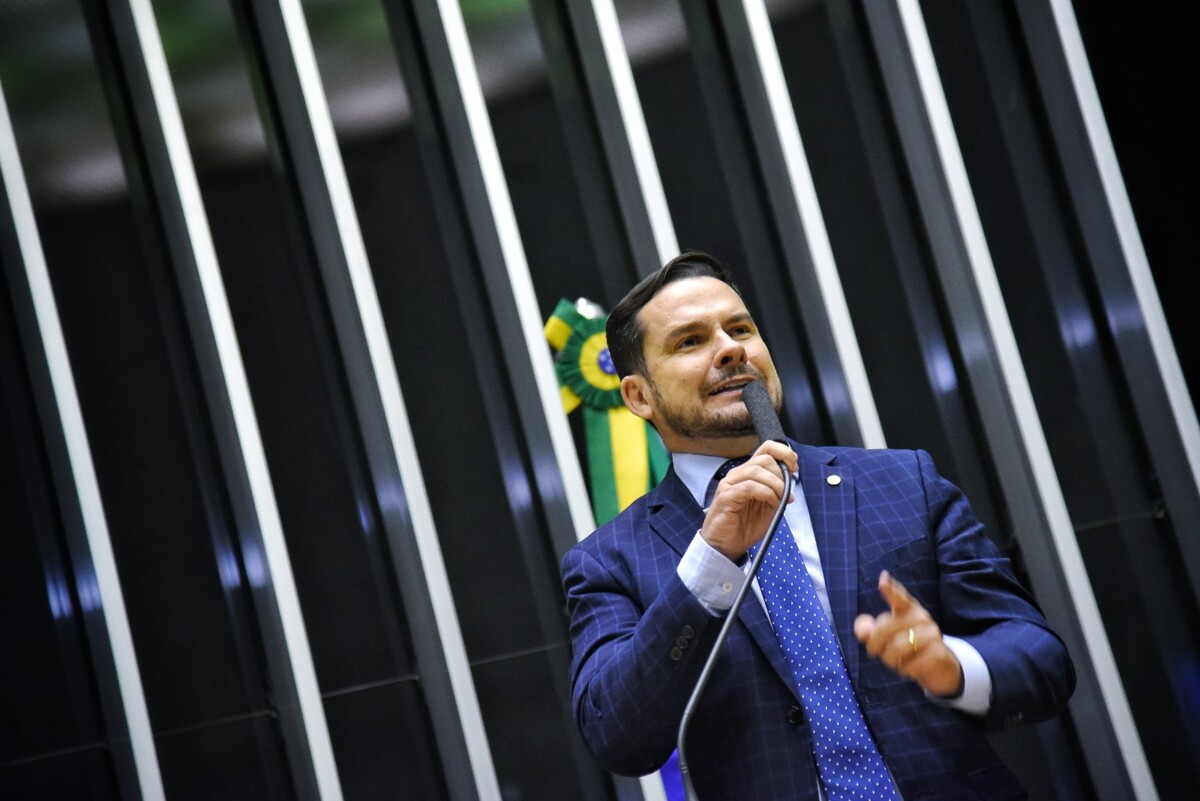 Deputado do Amazonas cobra pavimentação da BR-230 e BR–319