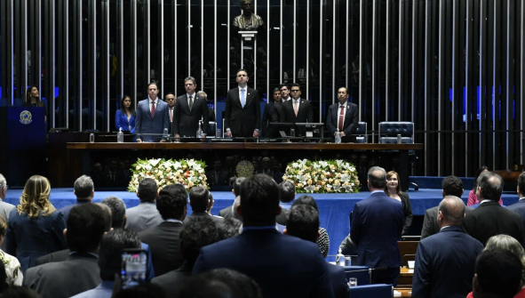 Acredite se quiser: senadores definem que vão trabalhar só 3 dias por semana