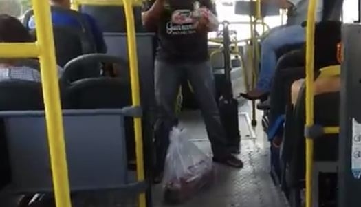 ‘Bombomzeiro do T4’ tenta estupr4r e mat4r passageira no Armando Mendes; veja os vídeos
