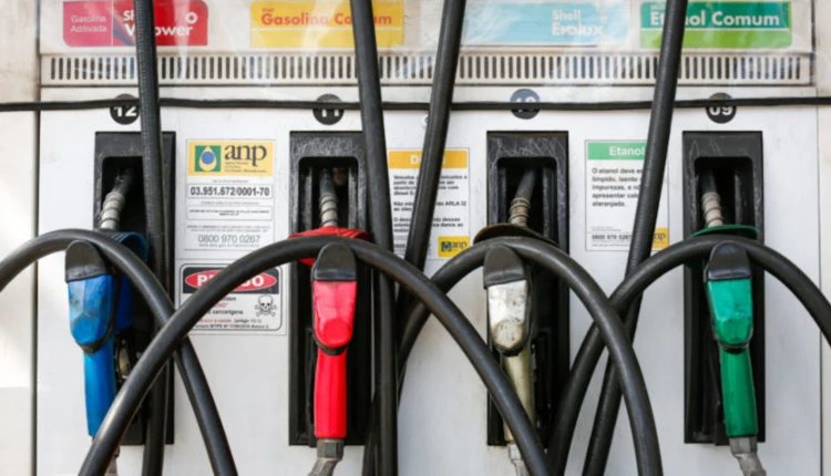 Políticos vão se reunir nesta 2ª feira para discutir a volta do ICMS sobre combustíveis